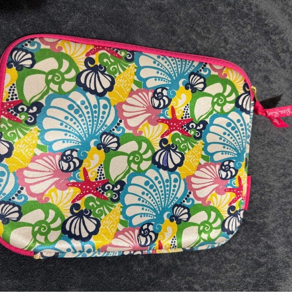 Laptop Sleeve Designer By Lilly Pulitzer, Size: Small